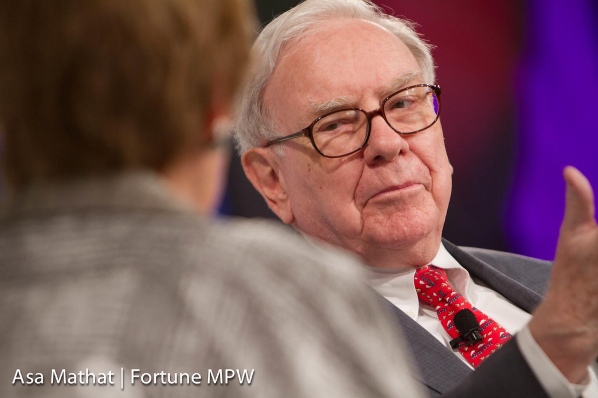 美股近一個月大跌1900點股神巴菲特去年拋售1430億美元股票躲過一劫| 信傳媒