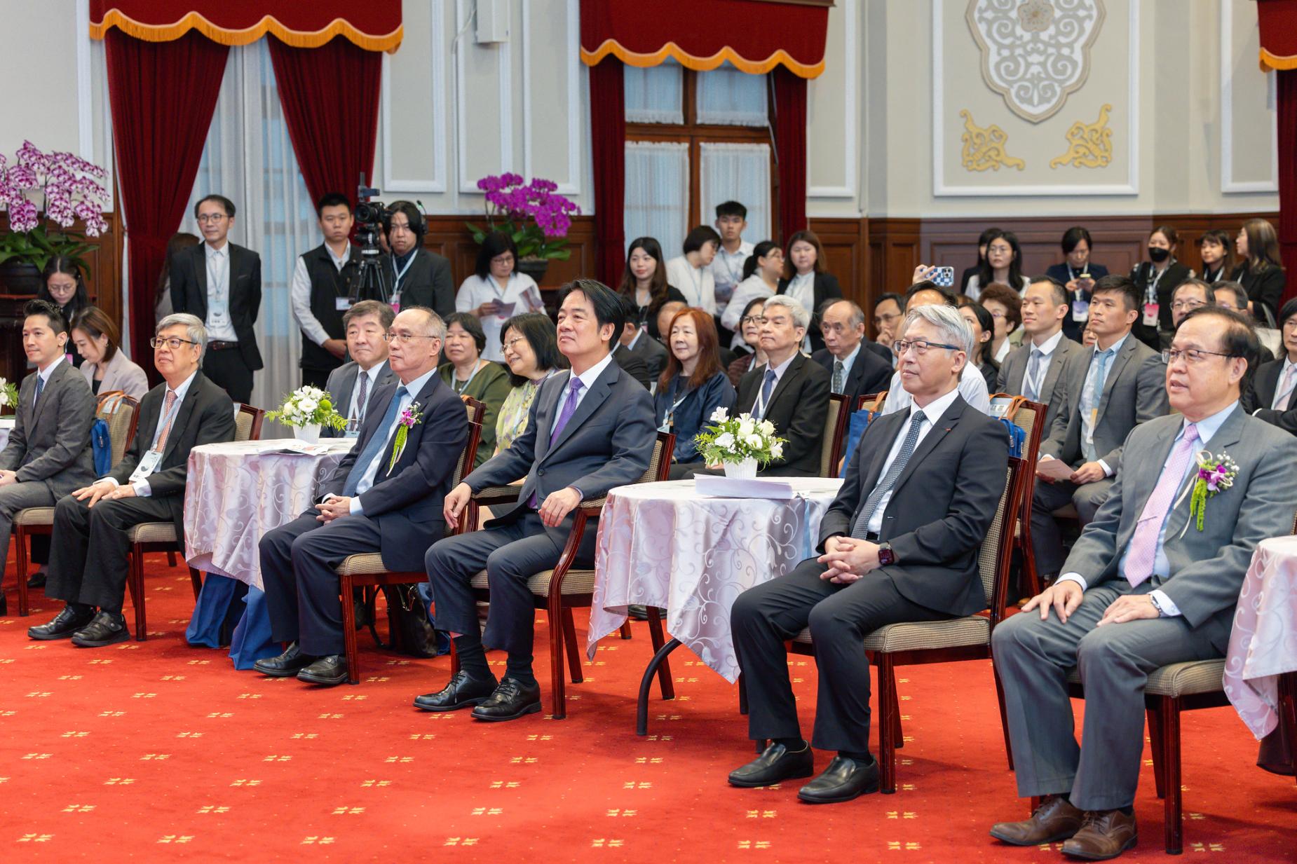 點名川普後賴清德再點2位諾貝爾獎潛在得主宣示30年台灣要誕生3位得主| 信傳媒
