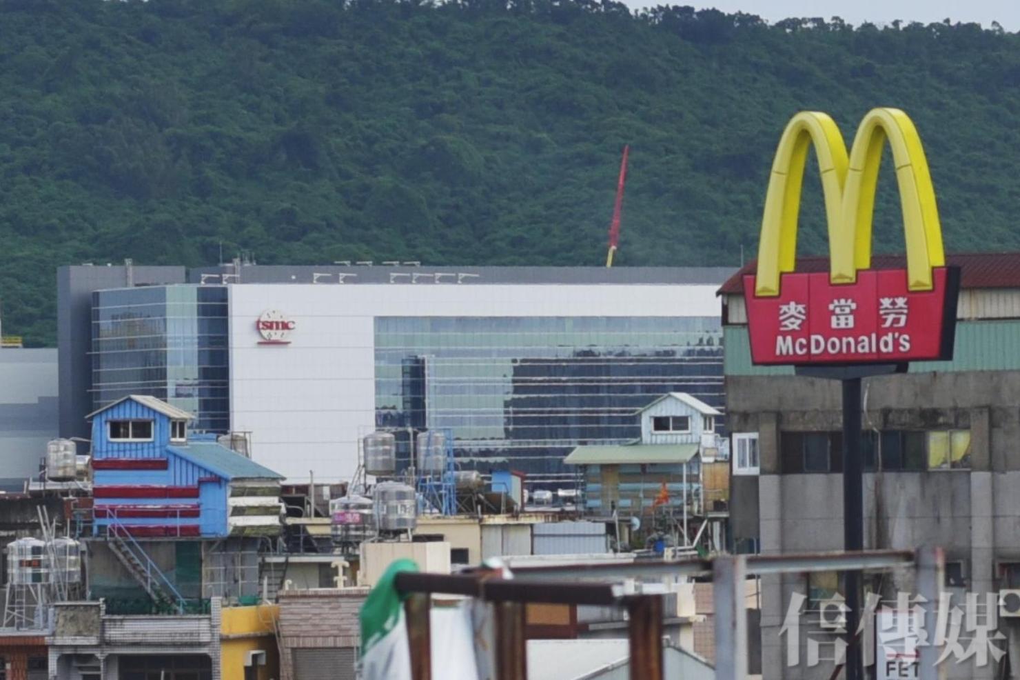 黑色星期五》美股紅翻黑輝達也難救台股暴跌991點台積電失守1400元大關| 信傳媒