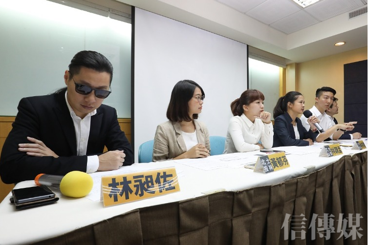 Re: [新聞] 呱吉《夜夜秀》怒噴黃國昌　大方表態「20