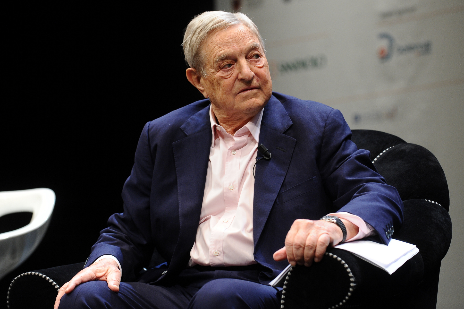 他13歲開始逃亡窮到只吃廚餘維生88歲「金融大鱷」索羅斯的反極權之路| 信傳媒