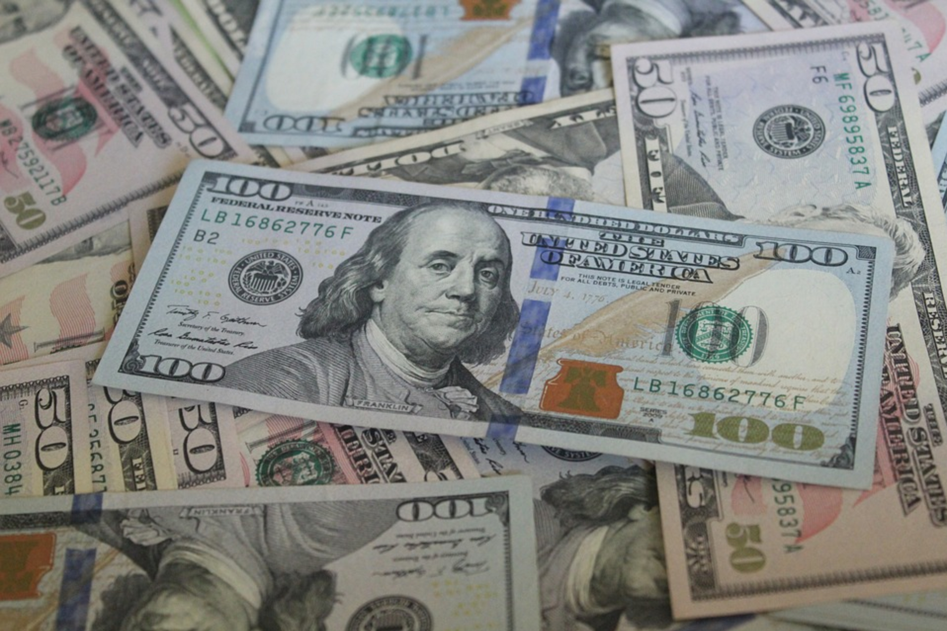 美元保單比美國聯準會還先降息還能買嗎？ | 信傳媒