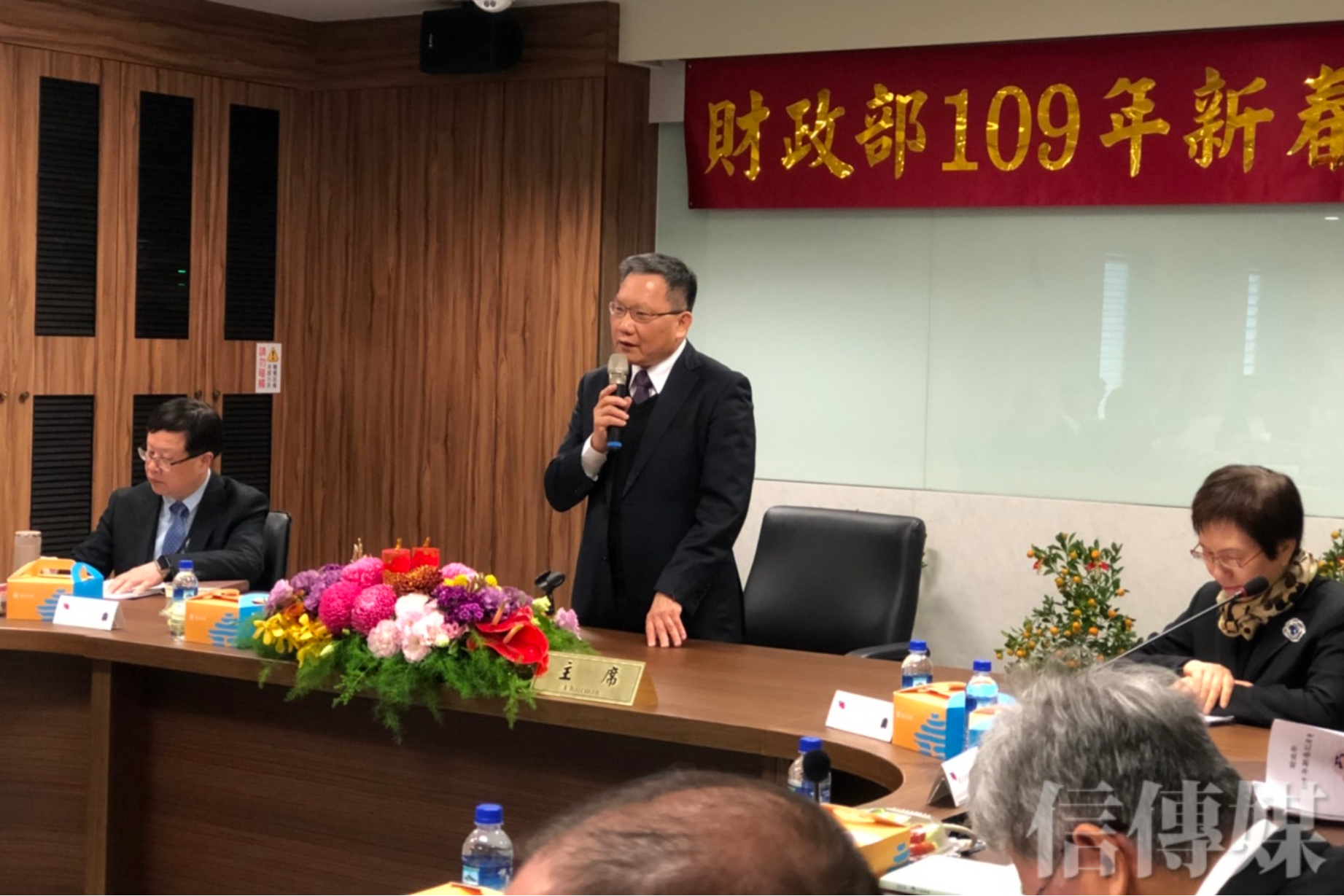 [討論] 盧秀燕大降2成公告地價是為了顏家嗎?