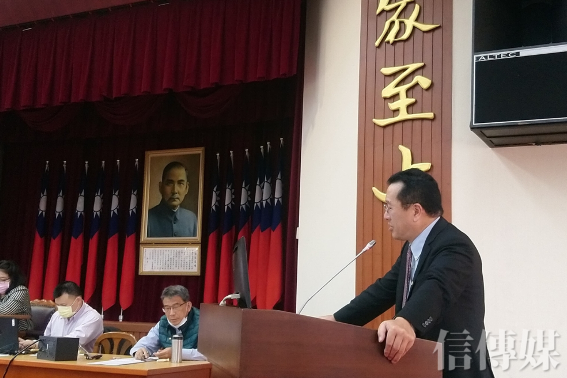 顧立雄半夜起來看美股立委最關心的卻是「元大原油ETF」案| 信傳媒