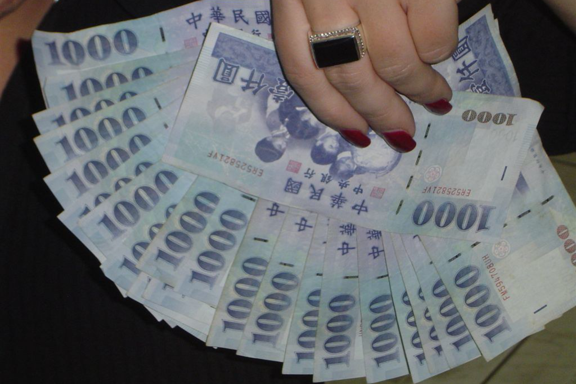 挑戰前央行總裁彭淮南防線》韓元卻小貶台幣今年狂升4.5％成全球第5強貨幣| 信傳媒