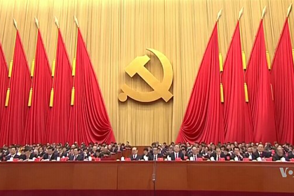 Re: [新聞] 影/沈伯洋父遭爆賺陸錢出軌小三　歷史哥