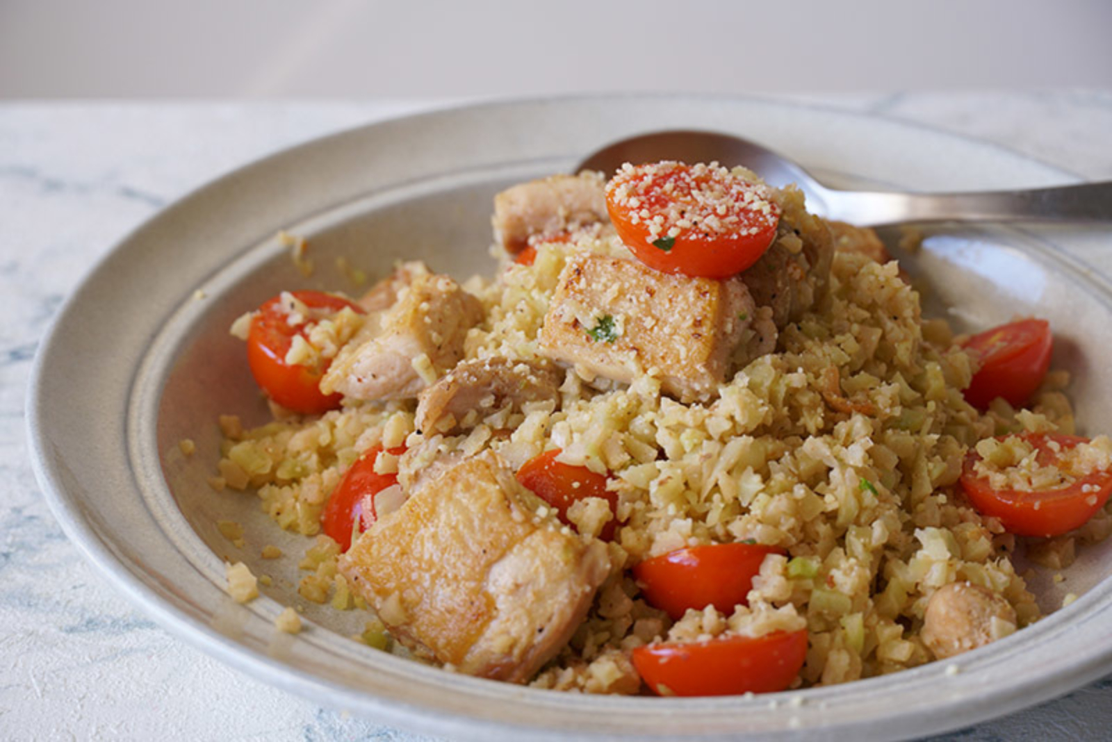 食譜看過來 雞腿炒花椰菜米 信傳媒