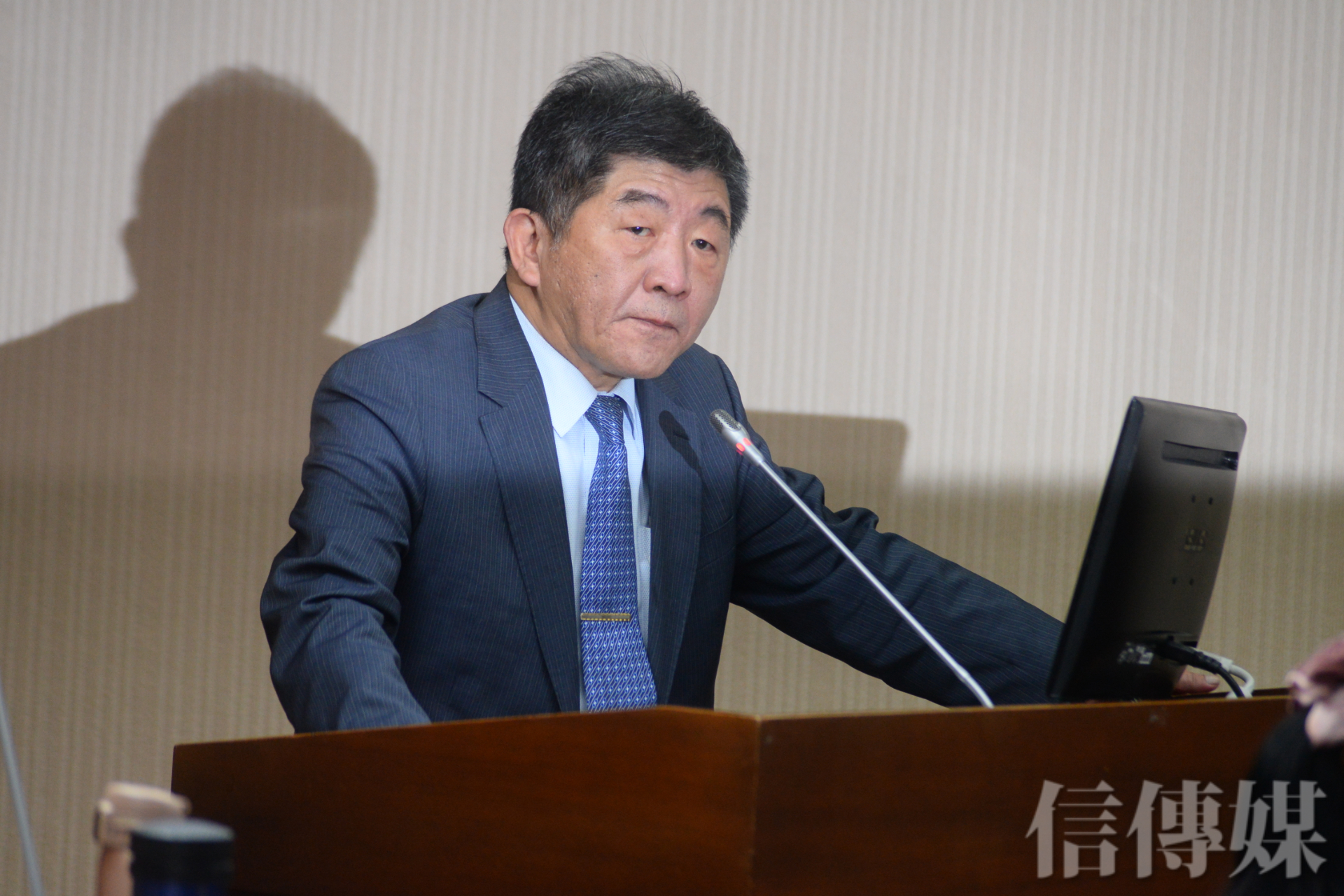 Re: [轉錄] 徐巧芯FB-陳時中承認bnt價是43塊