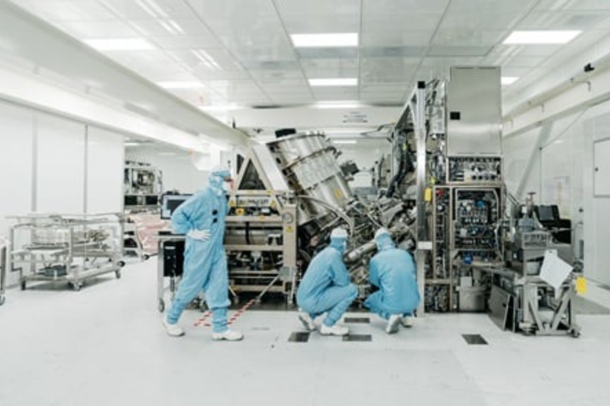 歐美日半導體設備股全面回檔 曝光機大廠ASML今年來下挫逾12% | 信傳媒