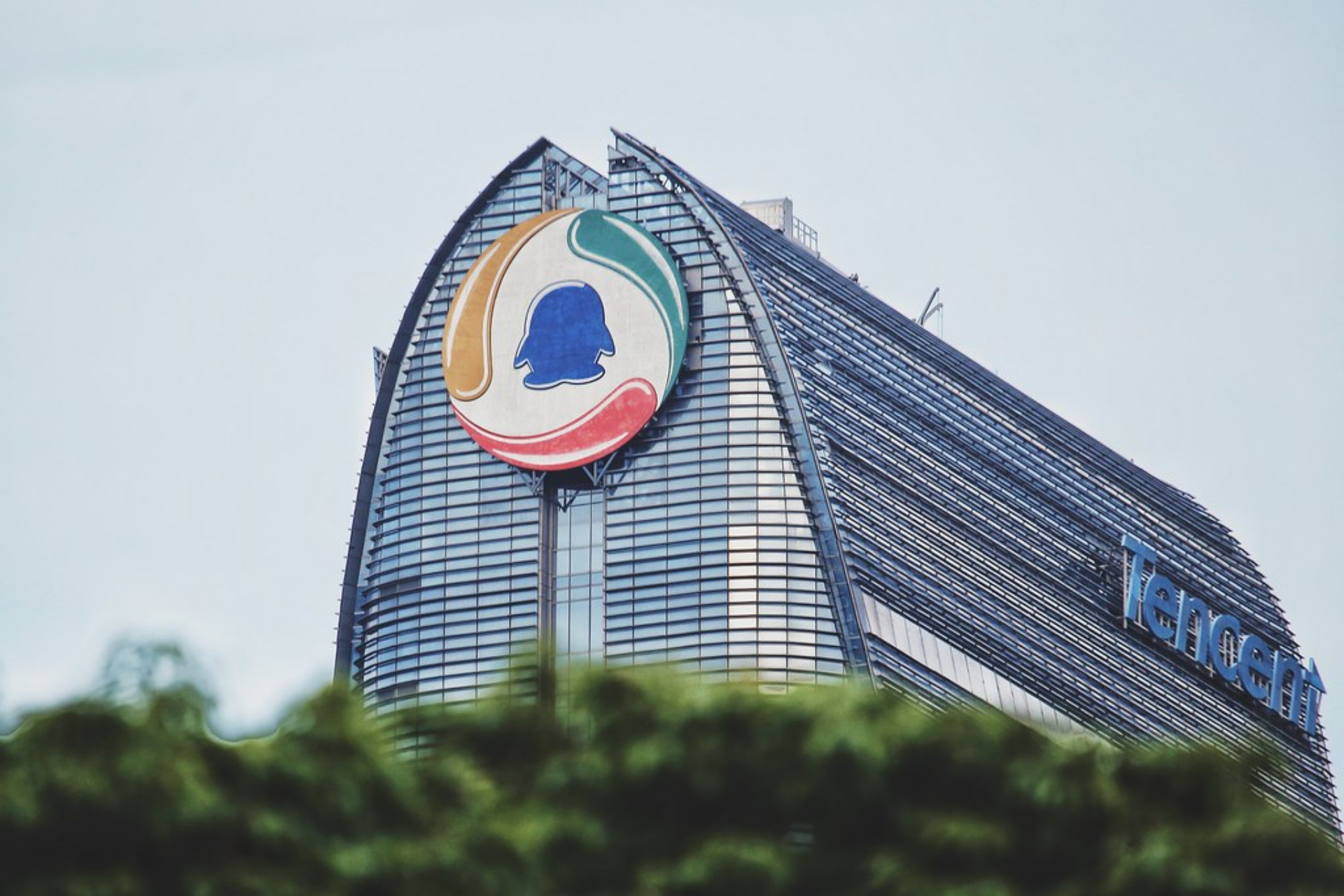 阿里巴巴、騰訊市值蒸發1兆美元收入龜速比不上美國前10大公用事業| 信傳媒