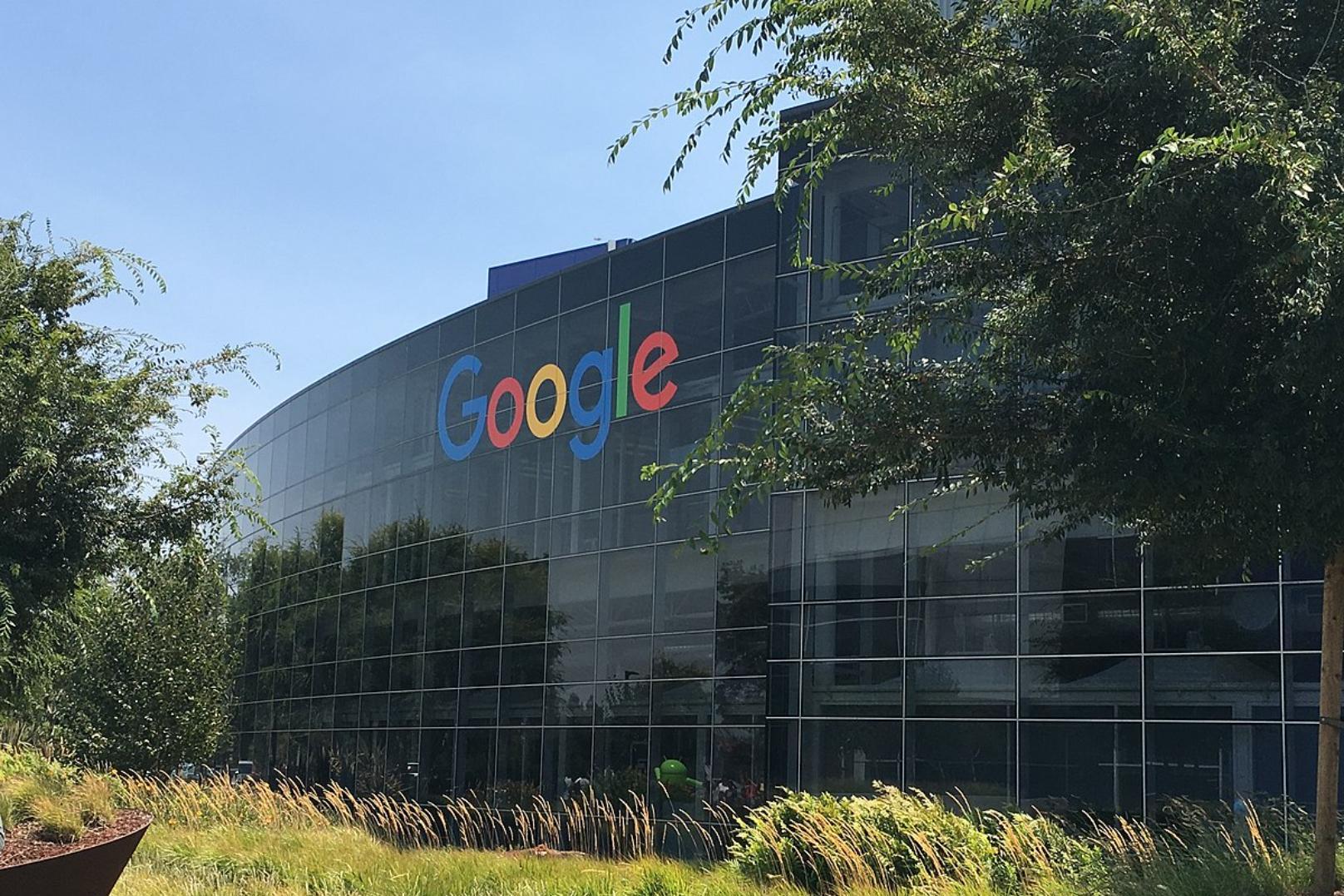 Google展示AI領域最新成果母公司市值單日暴增500億美元| 信傳媒