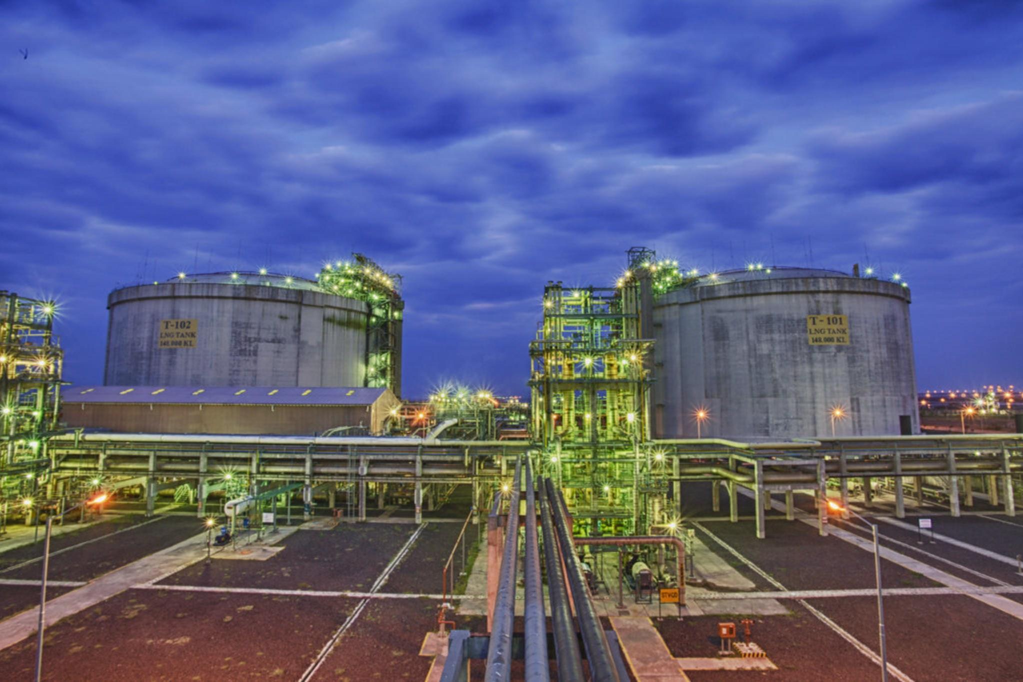 原物料行情結束？亞洲天然氣價格崩跌9成鋅價急跌至2年半新低| 信傳媒