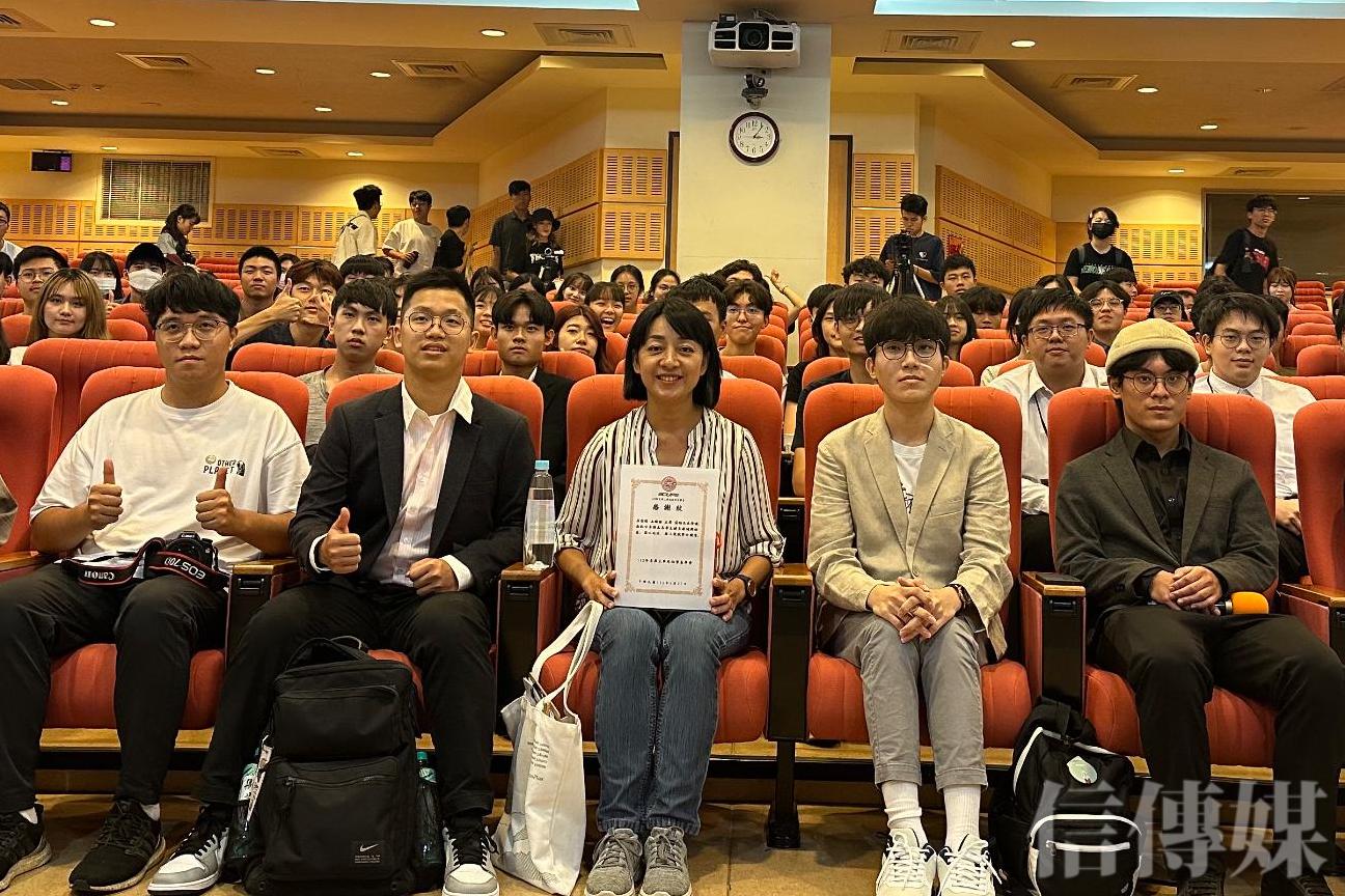 Re: [新聞] 王婉諭：時代力量有望衝過政黨票門檻 達