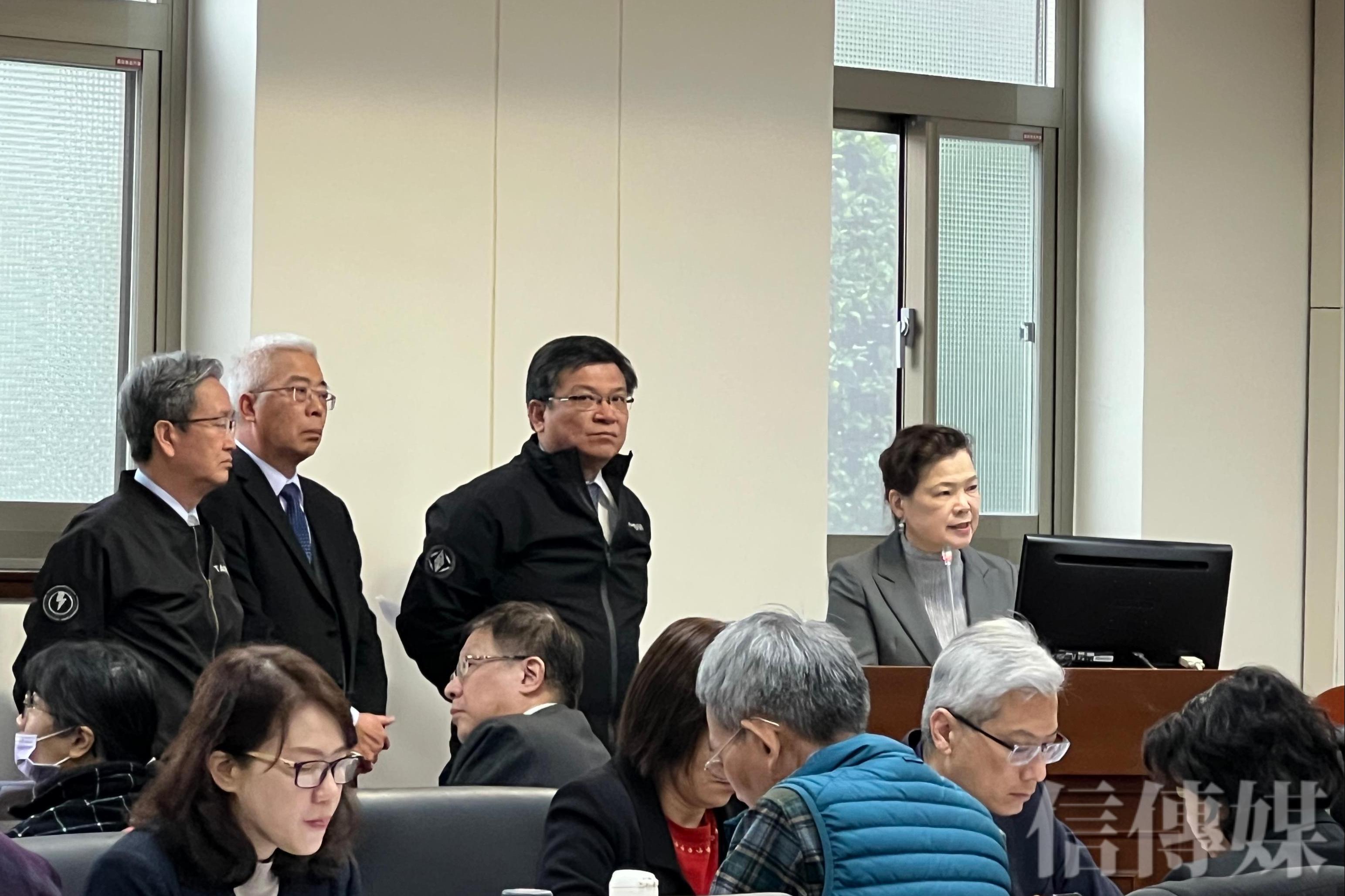 [情報] 王美花鬆口電價要調漲 每月用電330度以下用戶不排除也漲