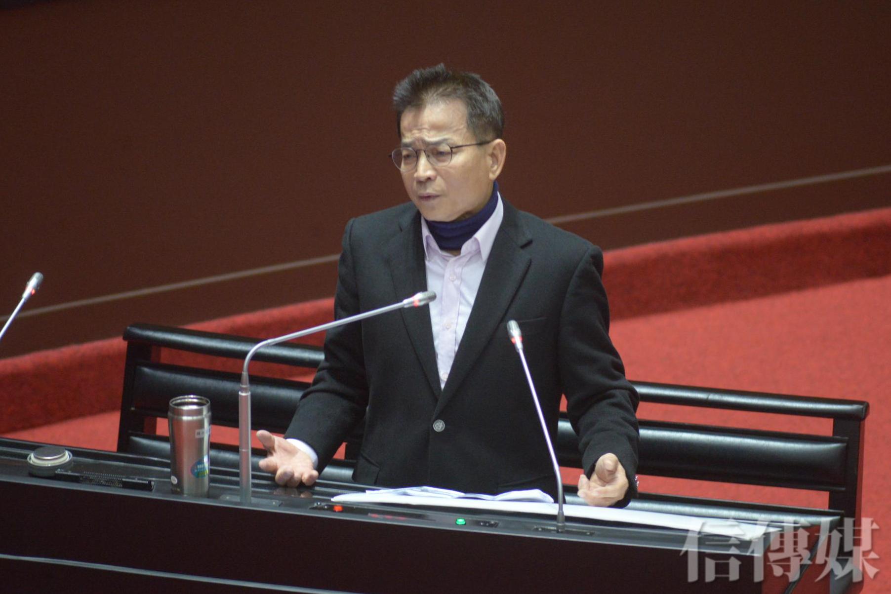 [討論] 賴士葆:卓榮泰知社會在乎經濟卻推吵架法案