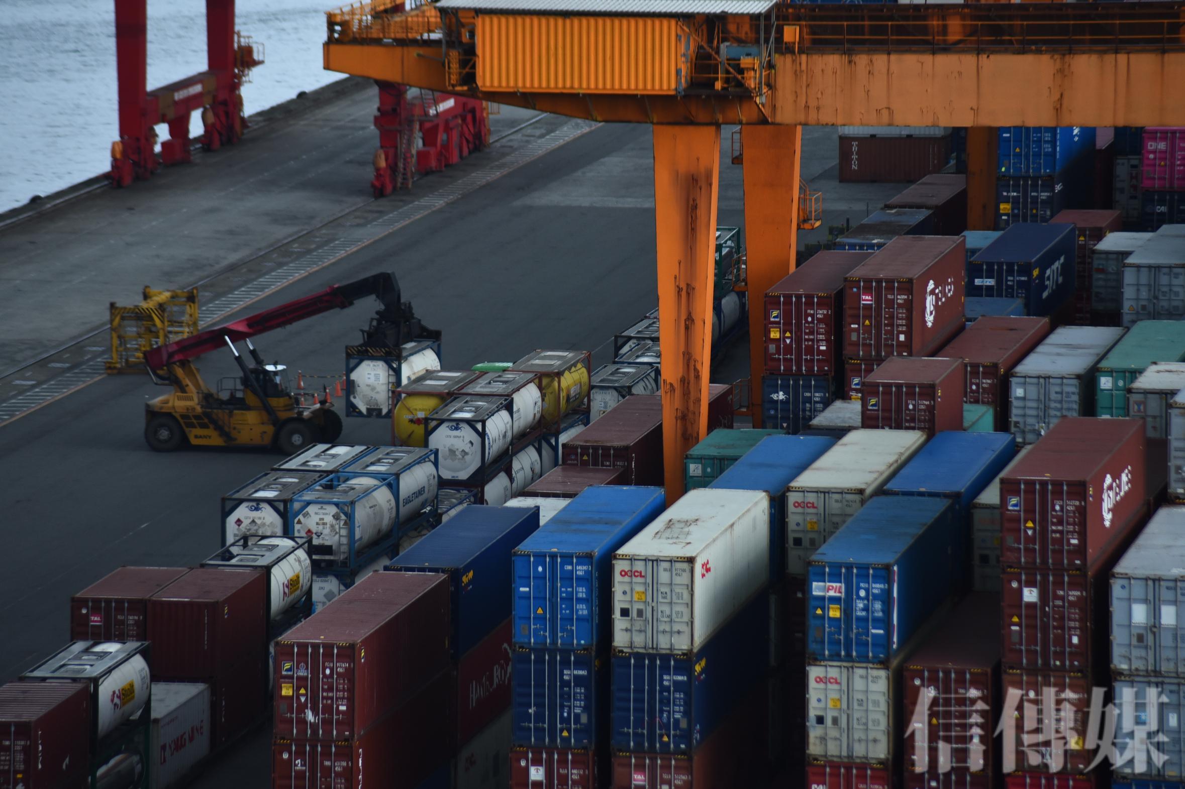 以巴停火協議掀波瀾貨櫃三雄股價重挫萬海、長榮、陽明吞長黑棒| 信傳媒